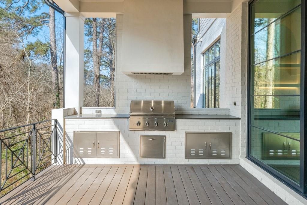 469 Emily Reed Lane Atlanta, GA 30342 - Photo 10 of 60