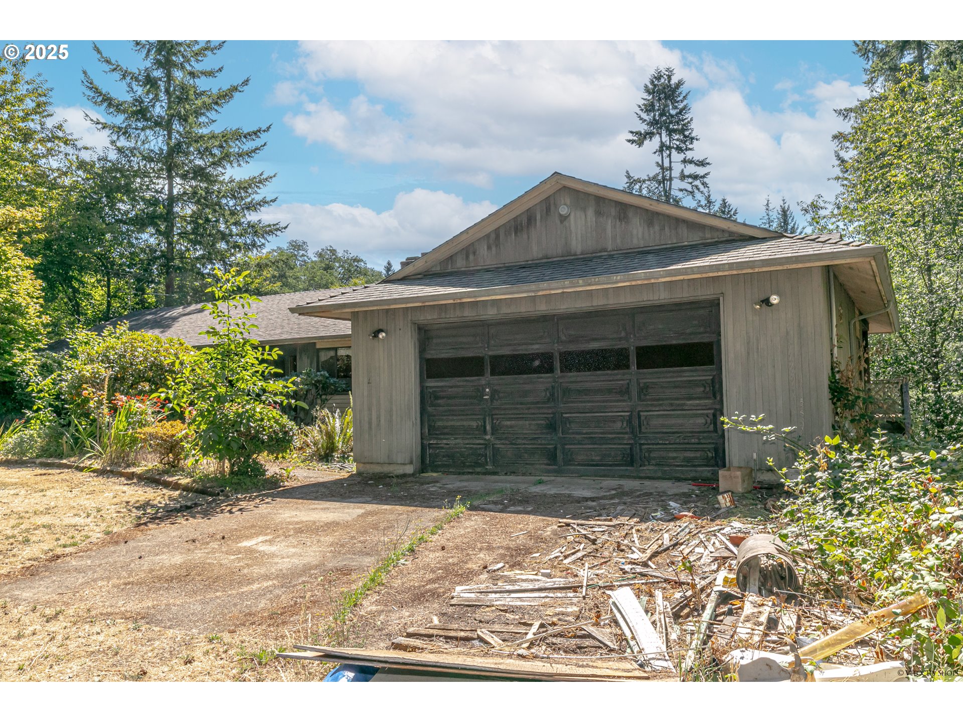 43232 Southeast Kleinsmith Road Sandy, OR 97055 - Photo 2 of 11 a front view of a house