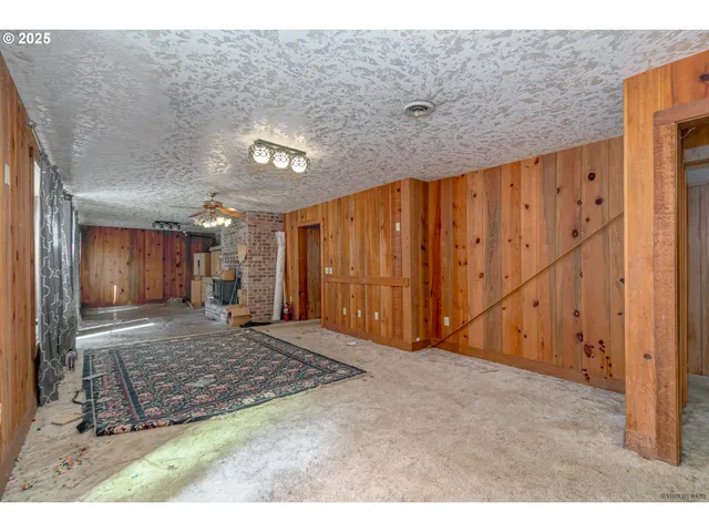 a view of entryway with stairs