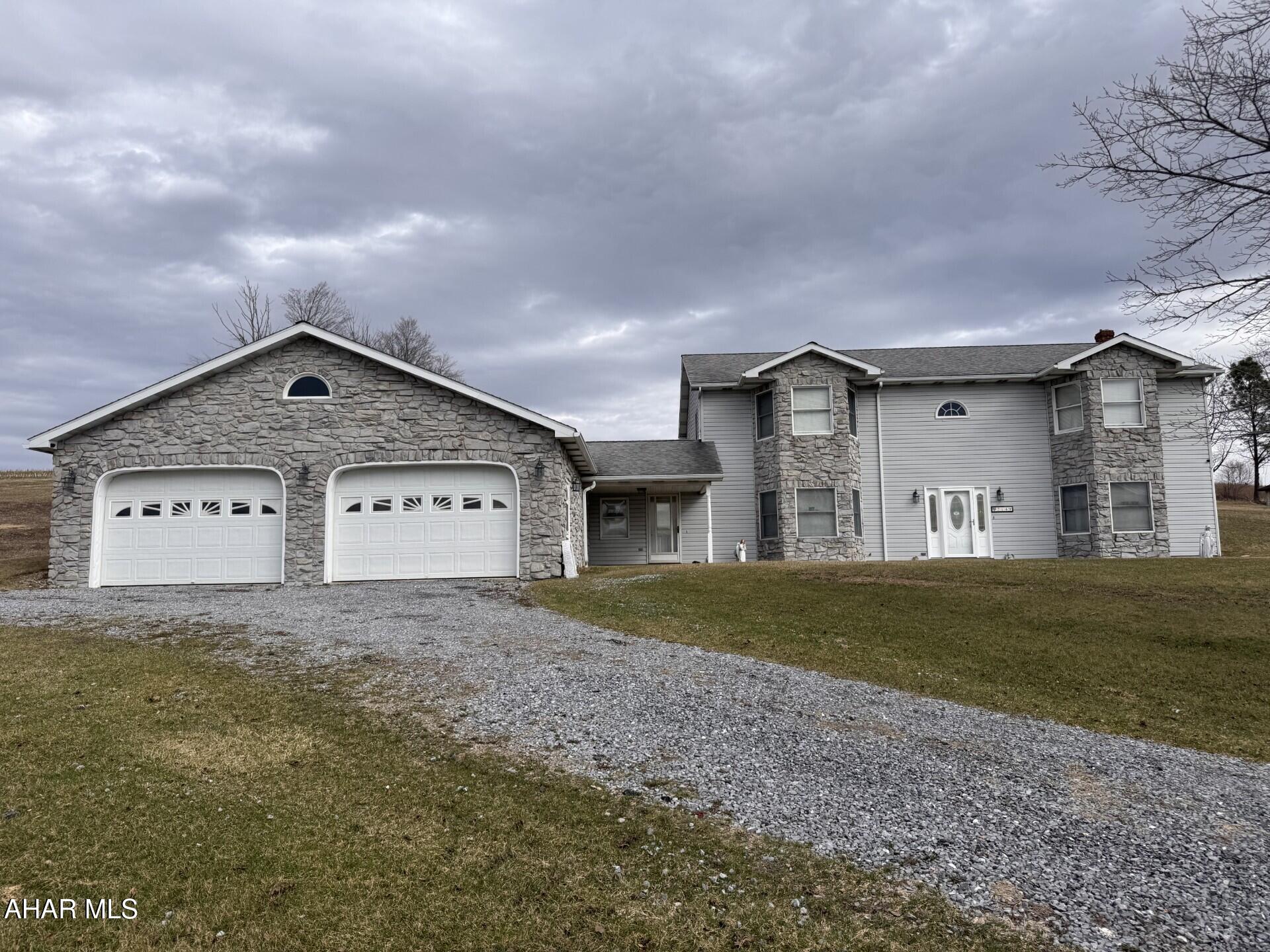 2149 Dutch Road Loretto, PA 15940 - Photo 4 of 30