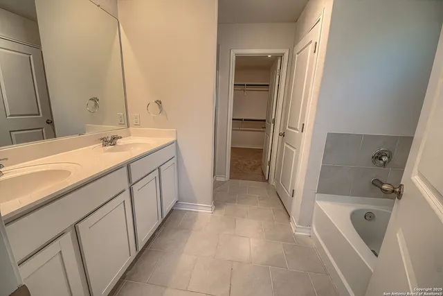 $2,375 | 4402 Chalk Flats, San Antonio, TX 78253