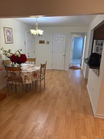$1,700 | 456 Spruce Drive, Unit 2B, Palatine, IL 60074