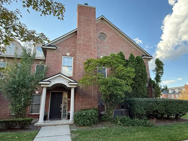 $2,200 | 5705 Hampshire Lane, Ypsilanti, MI 48197