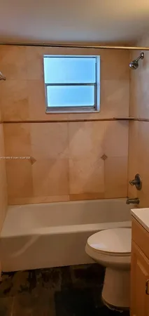 $1,700 | 1701 Washington Street, Unit 202, Hollywood, FL 33020