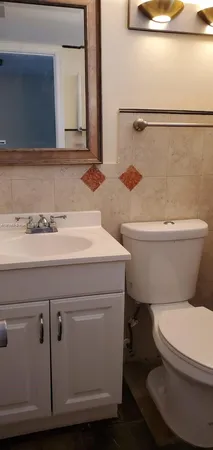 $1,700 | 1701 Washington Street, Unit 202, Hollywood, FL 33020