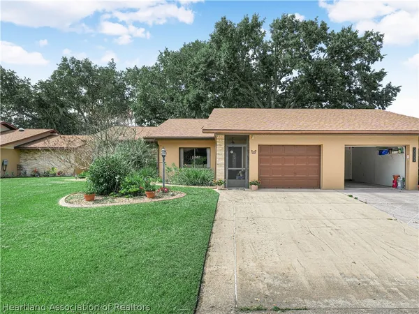 $229,900 | 2225 Hidden Creek Circle, Sebring, FL 33870
