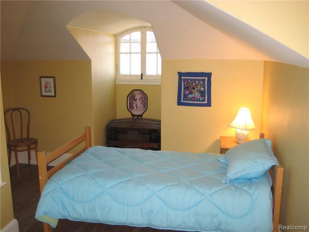 1047 Yorkshire Road Grosse Pointe, MI 48230 - Photo 17 of 20 IMG_1527.JPG