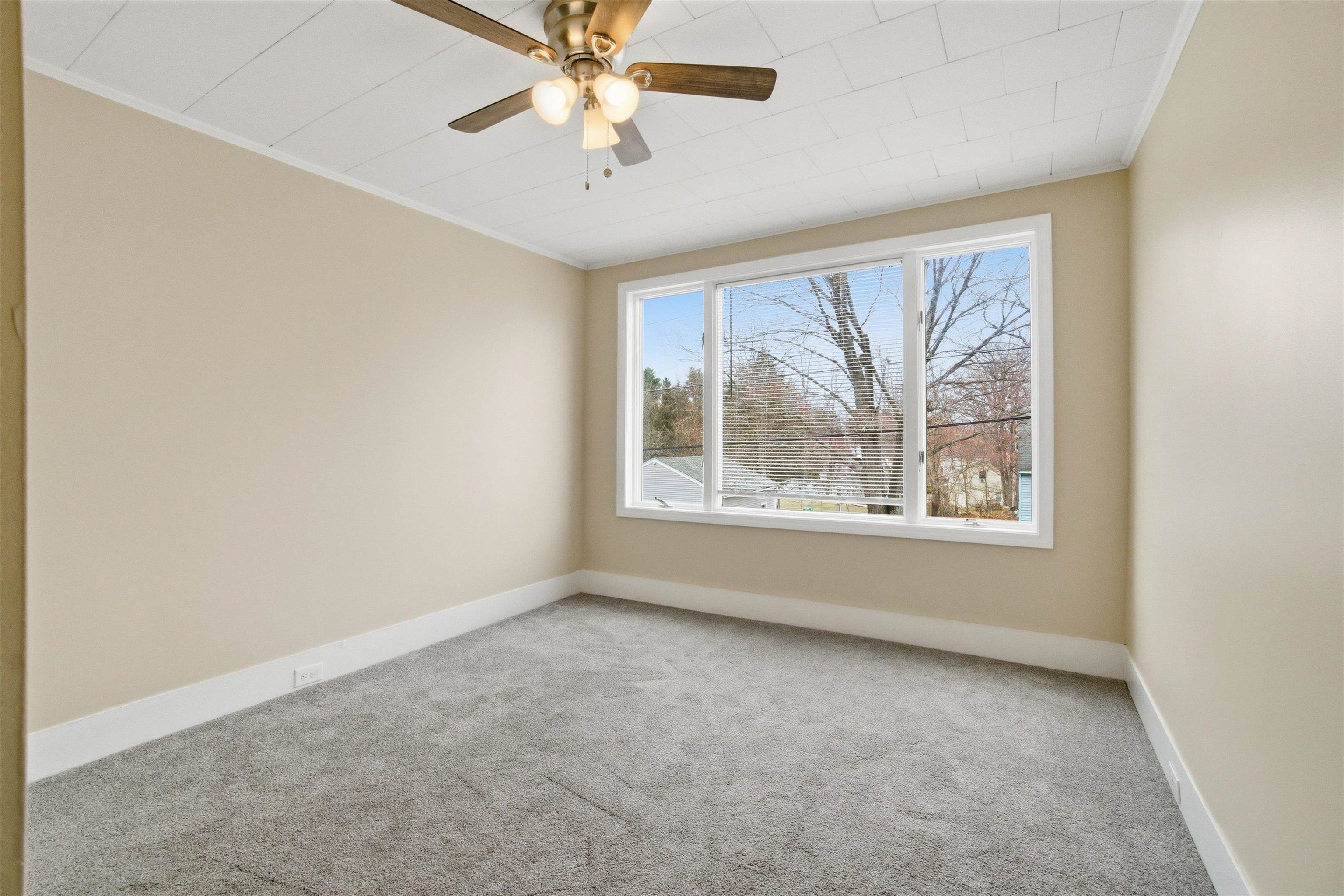 41 Dewey Street Manchester, NH 03103 - Photo 19 of 42