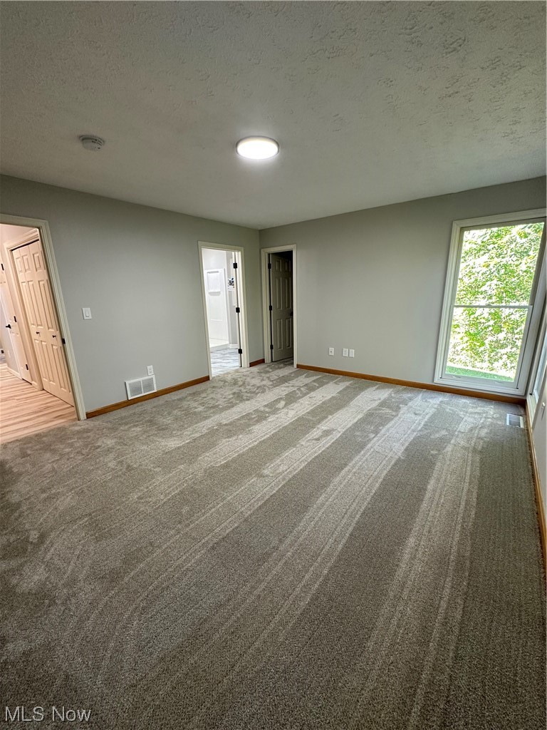 577 Ledge Road Macedonia, OH 44056 - Photo 19 of 27 Walk in closet and large bath