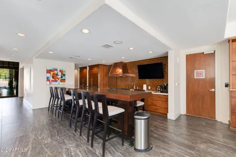 $895,000 | 8 Biltmore Estate, Unit 114, Phoenix, AZ 85016