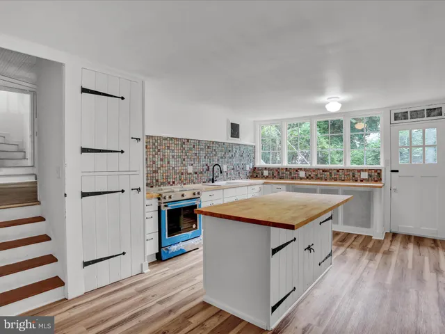 $593,900 | 1 Wyomissing Hills Boulevard, Reading, PA 19609