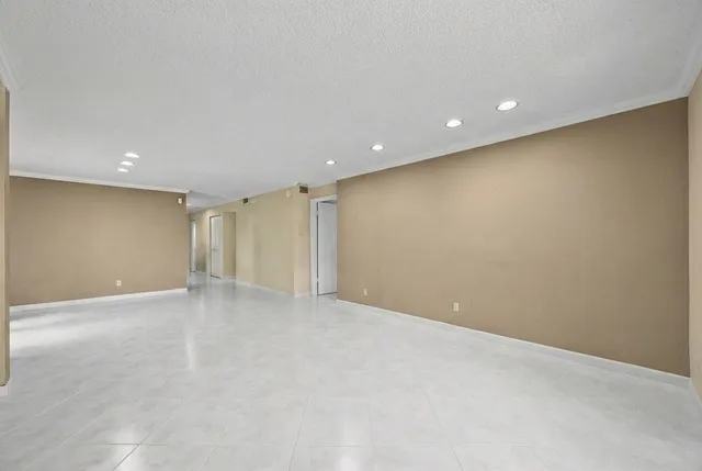 $3,200 | 21691 Tall Palm Circle, Unit 3C, Boca Raton, FL 33433