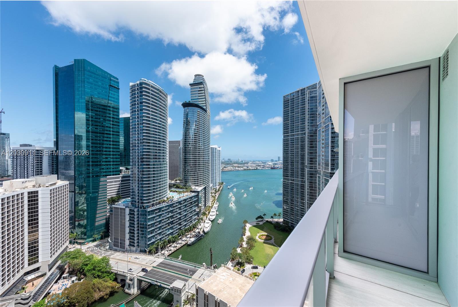 77 Southeast 5th Street, Unit 1804 Miami, FL 33131 - Photo 9 of 27