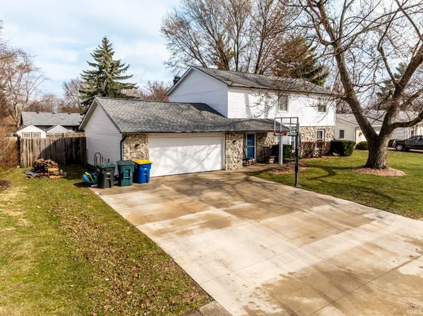 $259,900 | 2210 West Christy Lane, Muncie, IN 47304