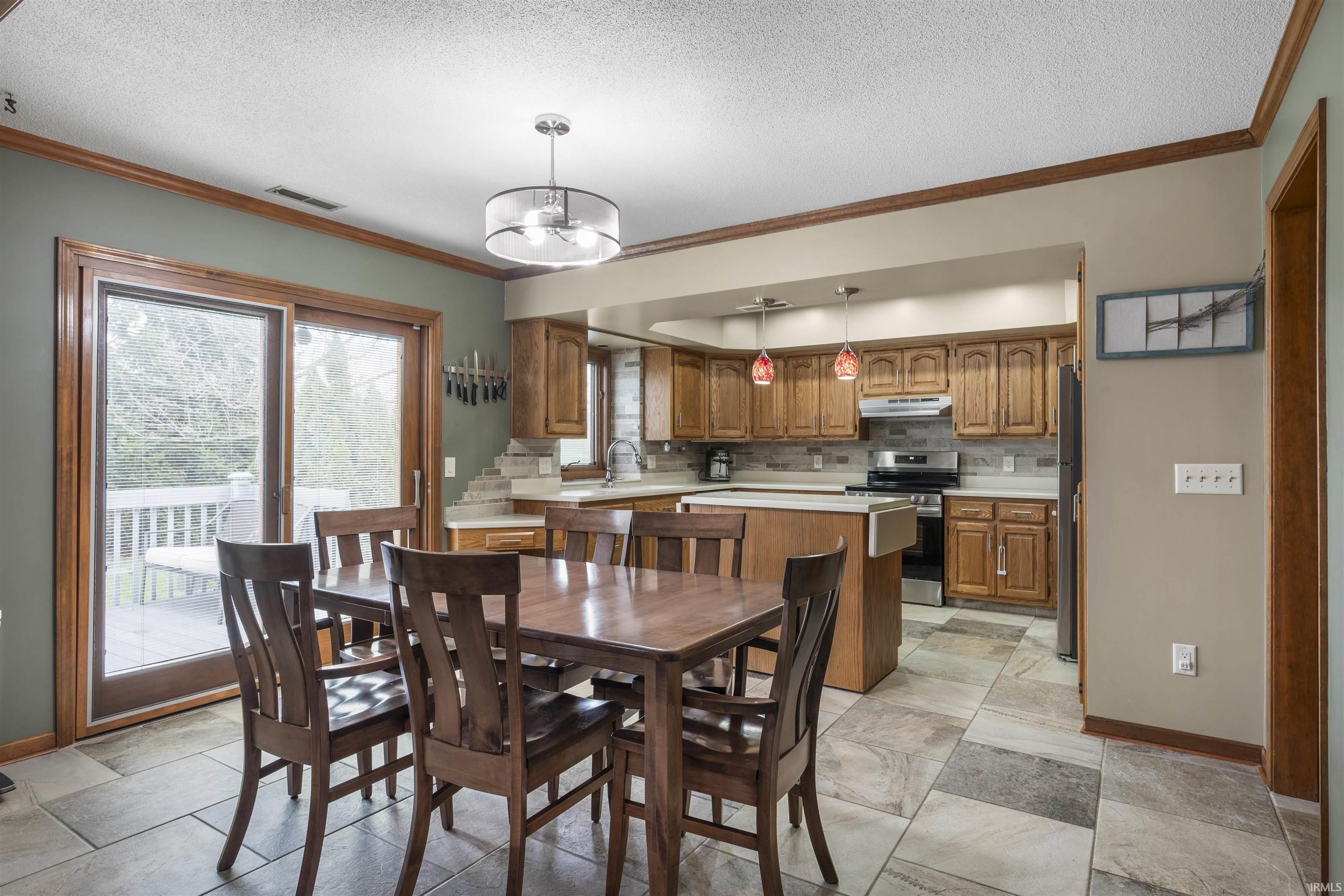 8420 Hawk Spring Hill Fort Wayne, IN 46825 - Photo 7 of 28 Gallery Image 7