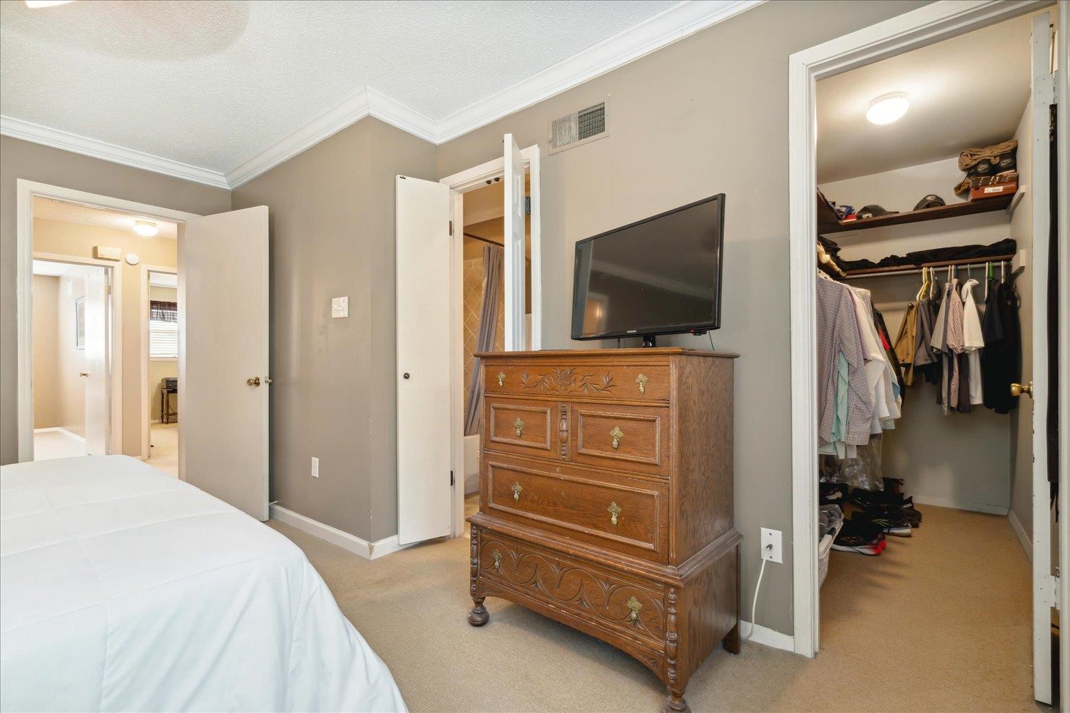 435 North Highland Street, Unit 2 Memphis, TN 38122 - Photo 17 of 26 a view of a livingroom with furniture and a flat screen tv