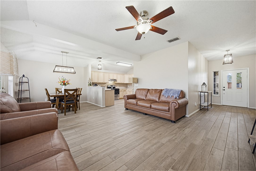 1004 La Mirada Portland, TX 78374 - Photo 7 of 23 a living room with furniture and wooden floor