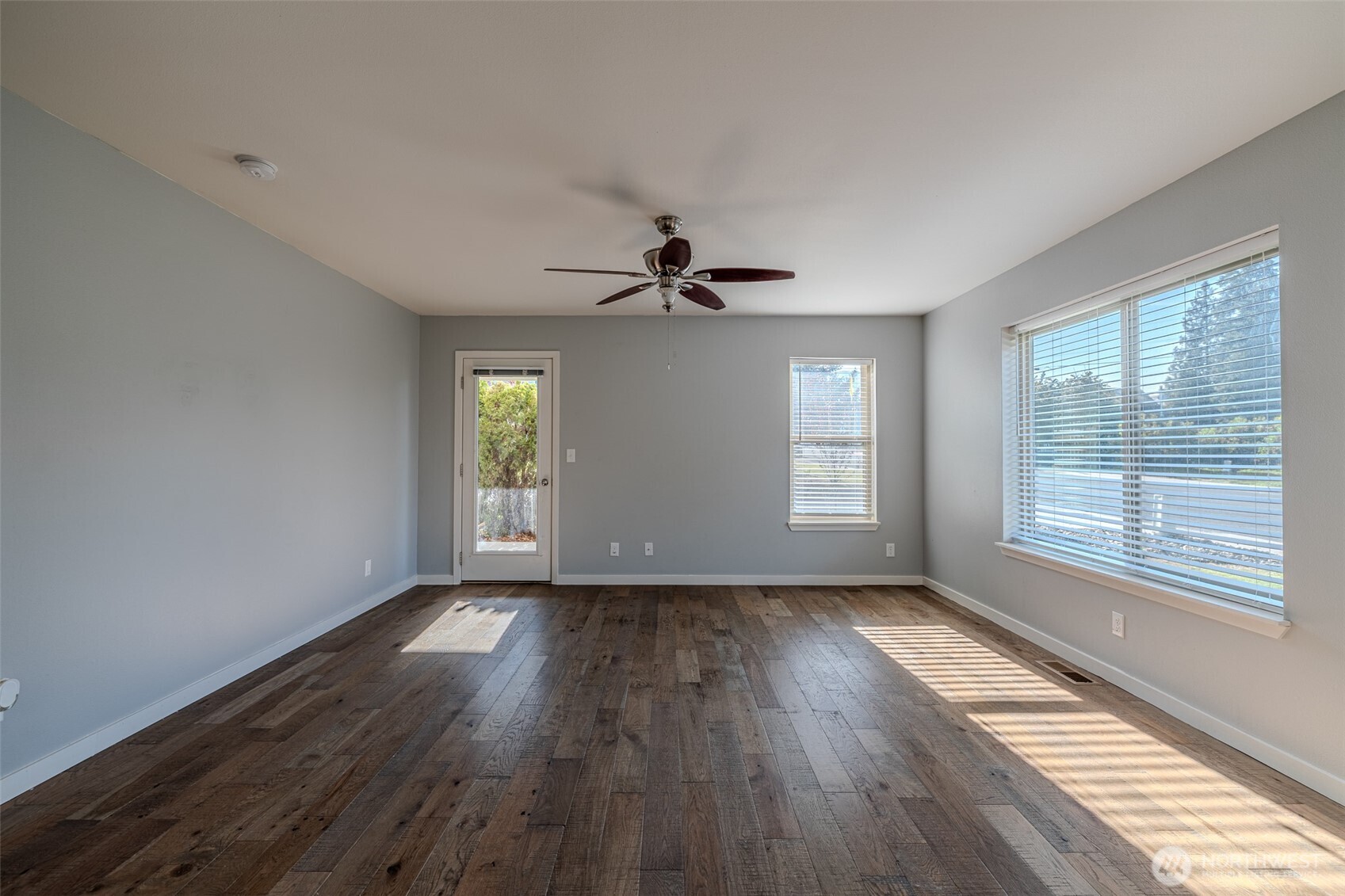 1519 Springwater Avenue Wenatchee, WA 98801 - Photo 12 of 25