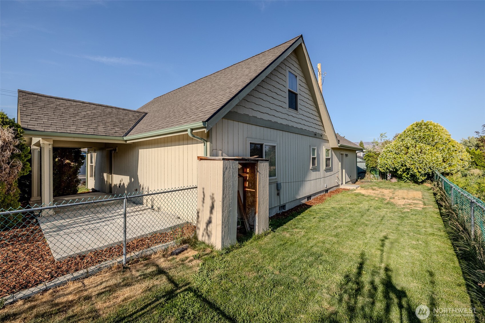 1519 Springwater Avenue Wenatchee, WA 98801 - Photo 7 of 25