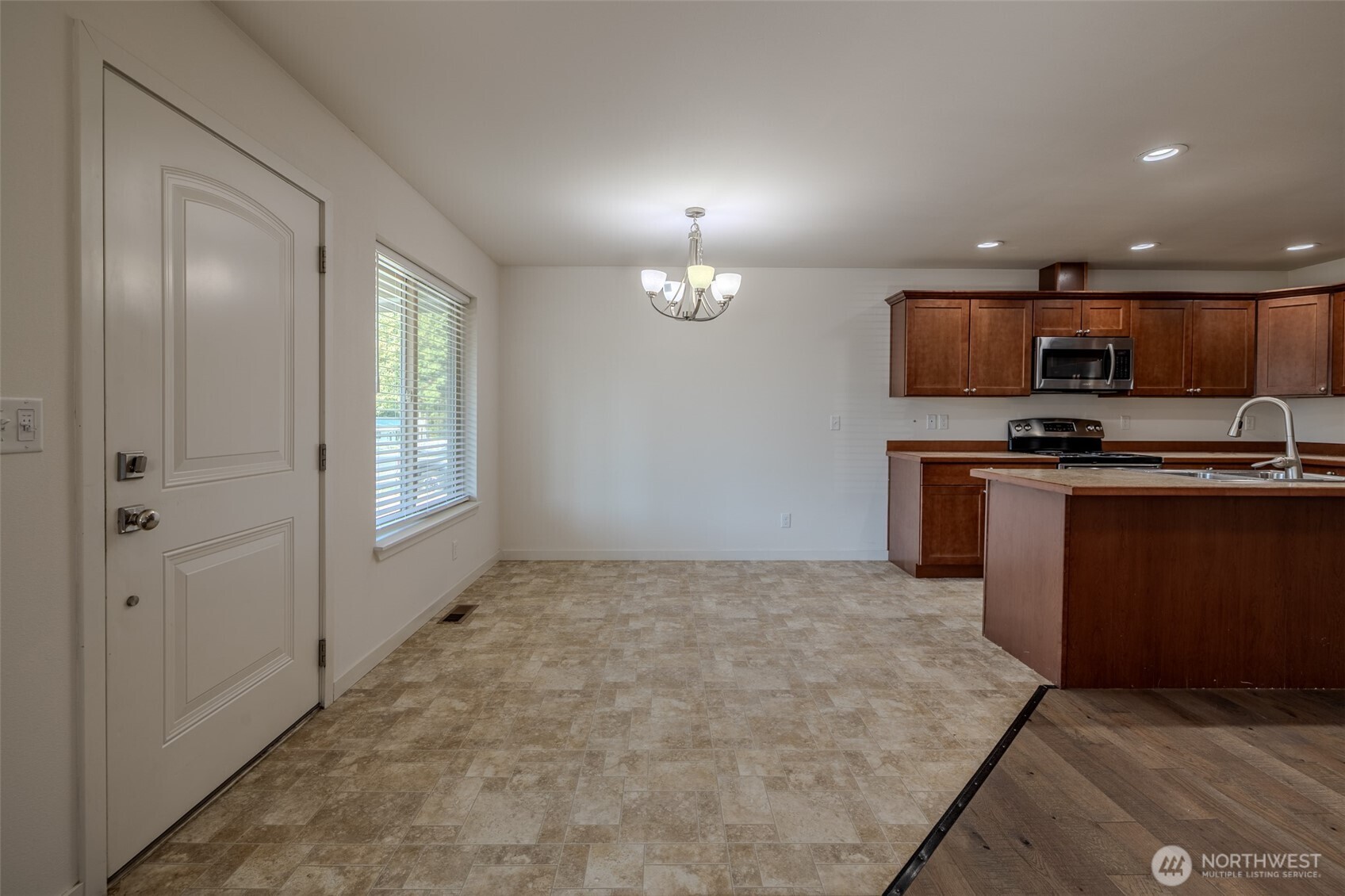 1519 Springwater Avenue Wenatchee, WA 98801 - Photo 9 of 25