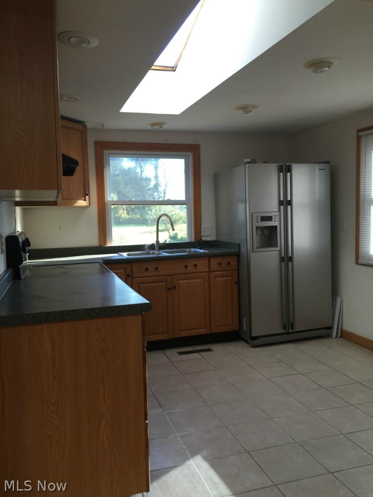 2272 Acre Road Akron, OH 44320 - Photo 2 of 19