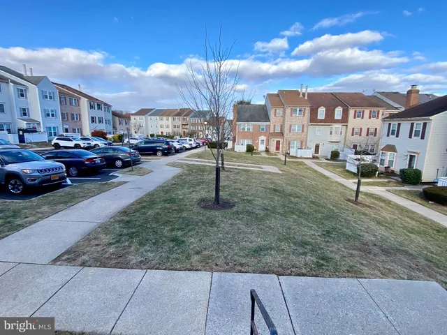 $334,500 | 1 Appledowre Court, Unit 137, Germantown, MD 20876