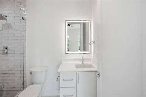 $699,000 | 4605 Belmont Avenue, Unit 102, Dallas, TX 75204