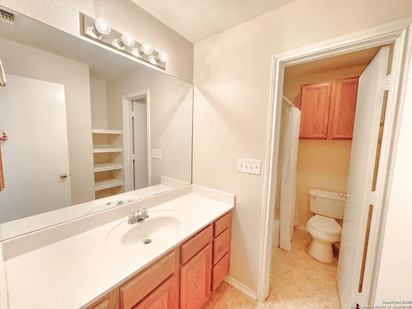$1,295 | 2742 Farm To Market Road 1044, Unit 2742, New Braunfels, TX 78130