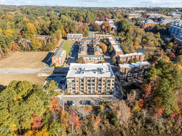 a view of front door with entryway