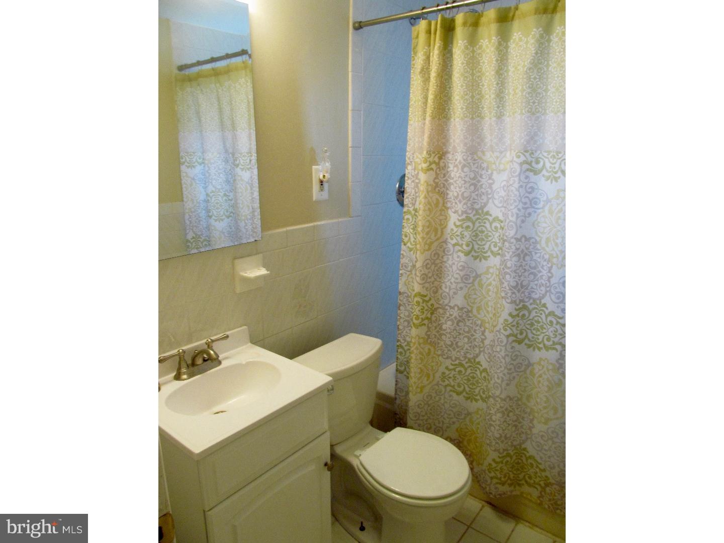 556 Overlook Road Philadelphia, PA 19128 - Photo 11 of 22 Bathroom