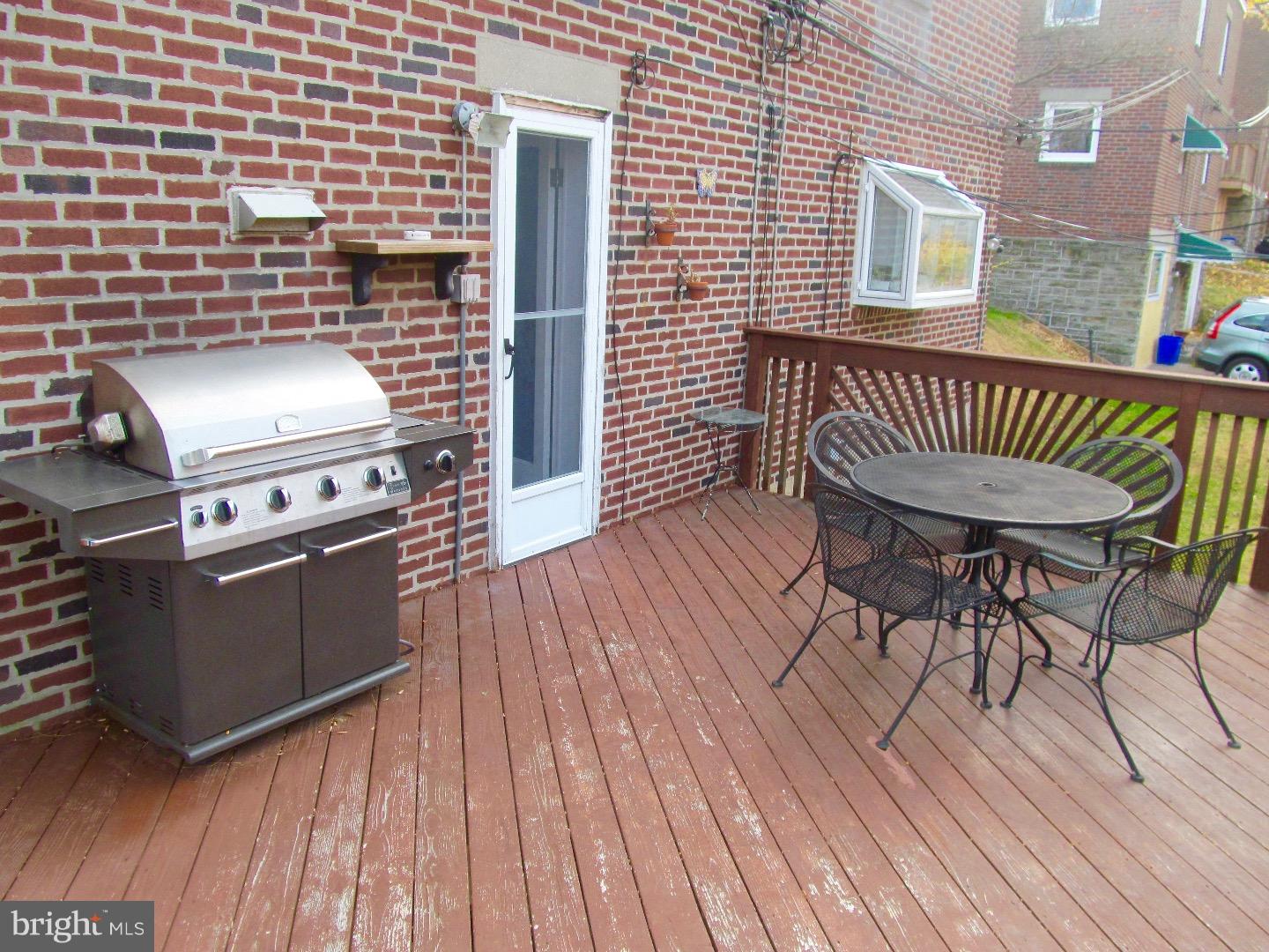 556 Overlook Road Philadelphia, PA 19128 - Photo 19 of 22 Deck