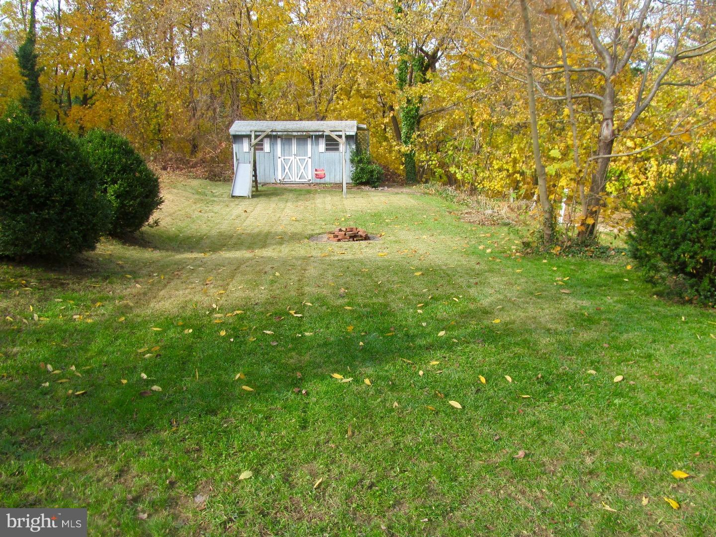 556 Overlook Road Philadelphia, PA 19128 - Photo 22 of 22 Back Yard