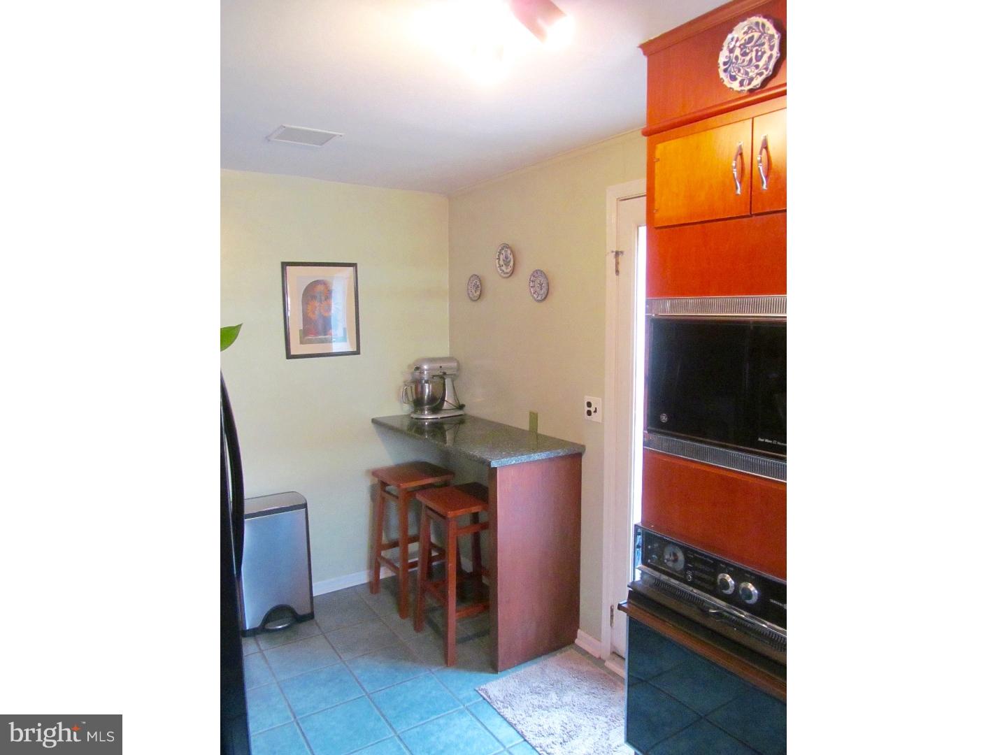 556 Overlook Road Philadelphia, PA 19128 - Photo 8 of 22 Kitchen