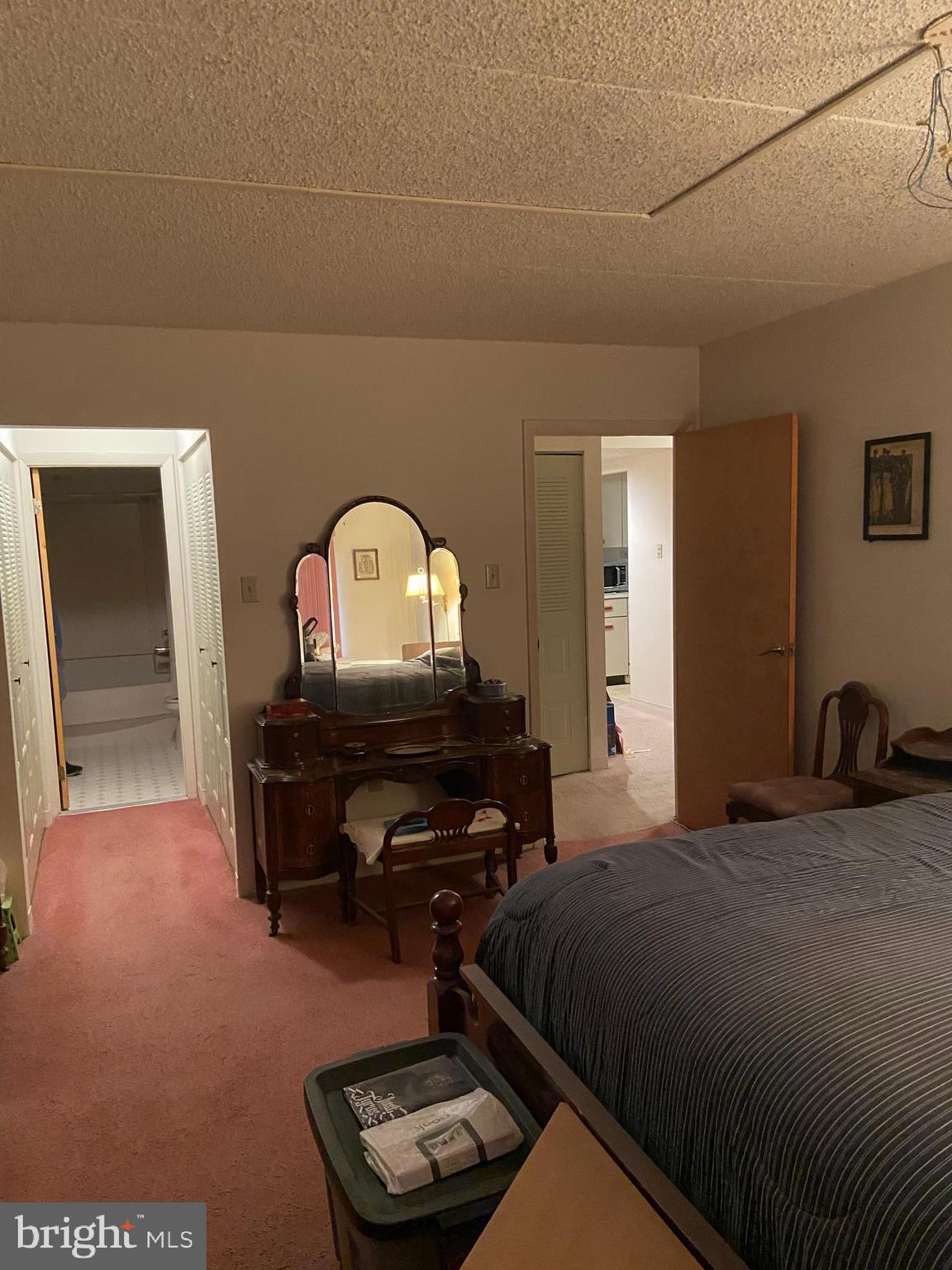 700 Avondale Road, Unit 5L Wallingford, PA 19086 - Photo 10 of 14 Primary Bedroom
