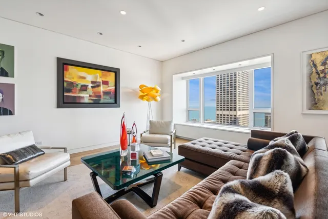 $2,780,000 | 800 North Michigan Avenue, Unit 4001, Chicago, IL 60611