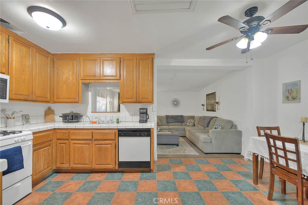 1042 Frontier Road Norco, CA 92860 - Photo 18 of 62