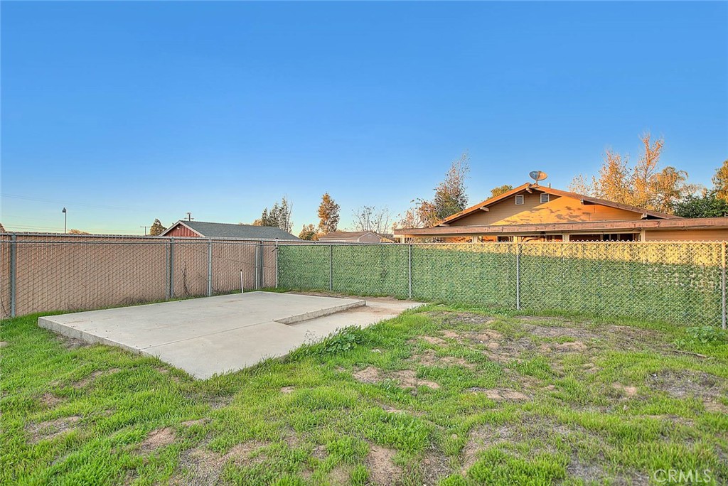 1042 Frontier Road Norco, CA 92860 - Photo 60 of 62 a view of a backyard