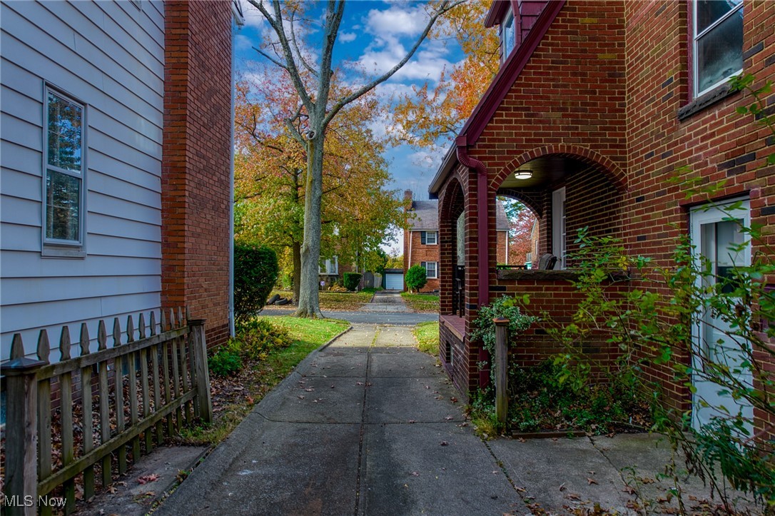 1027 Pennfield Road Cleveland, OH 44121 - Photo 6 of 49 Gallery Image 6