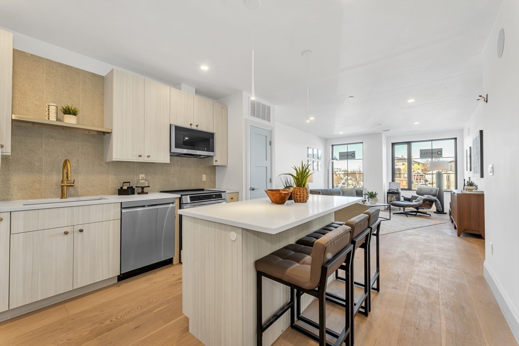 34 Oak Street, Unit 103 Boston, MA 02136 - Photo 2 of 20