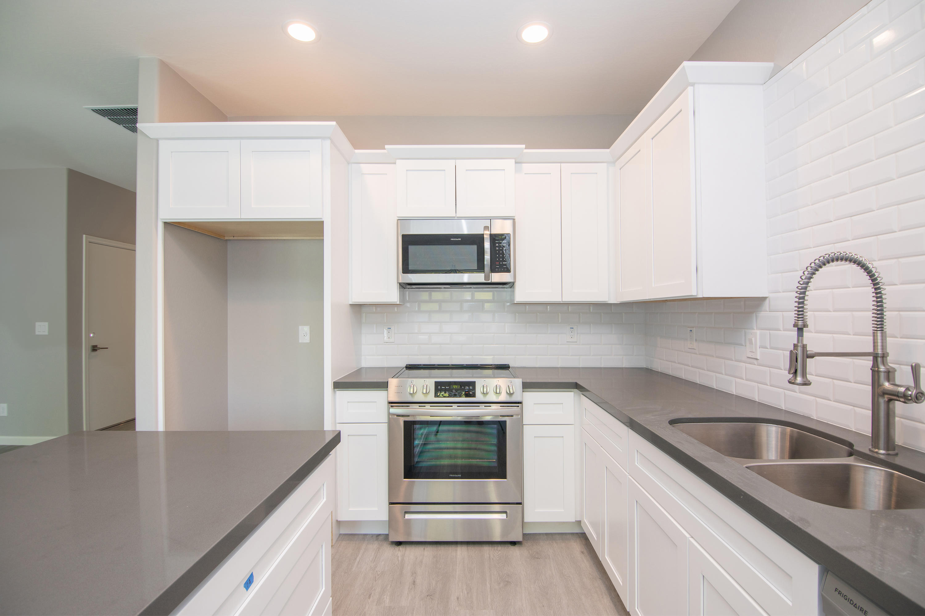 512 West Harwell Rd. Phoenix, AZ 85041 - Photo 6 of 35 highland30