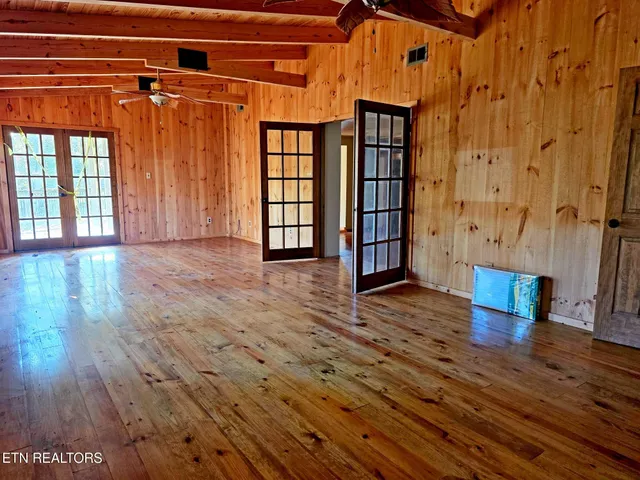 $1,250,000 | 8229 East Lamar Alexander Parkway, Townsend, TN 37882