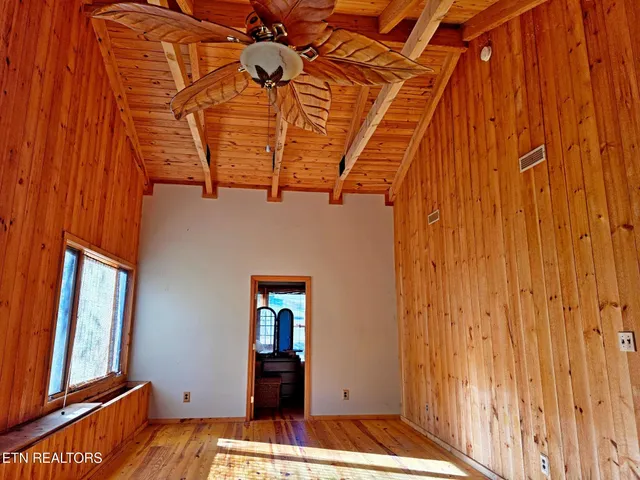 $1,250,000 | 8229 East Lamar Alexander Parkway, Townsend, TN 37882