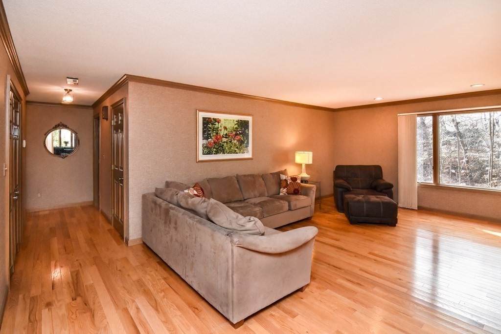 195 Meadowbrook Road Longmeadow, MA 01106 - Photo 9 of 40 Gallery Image 9