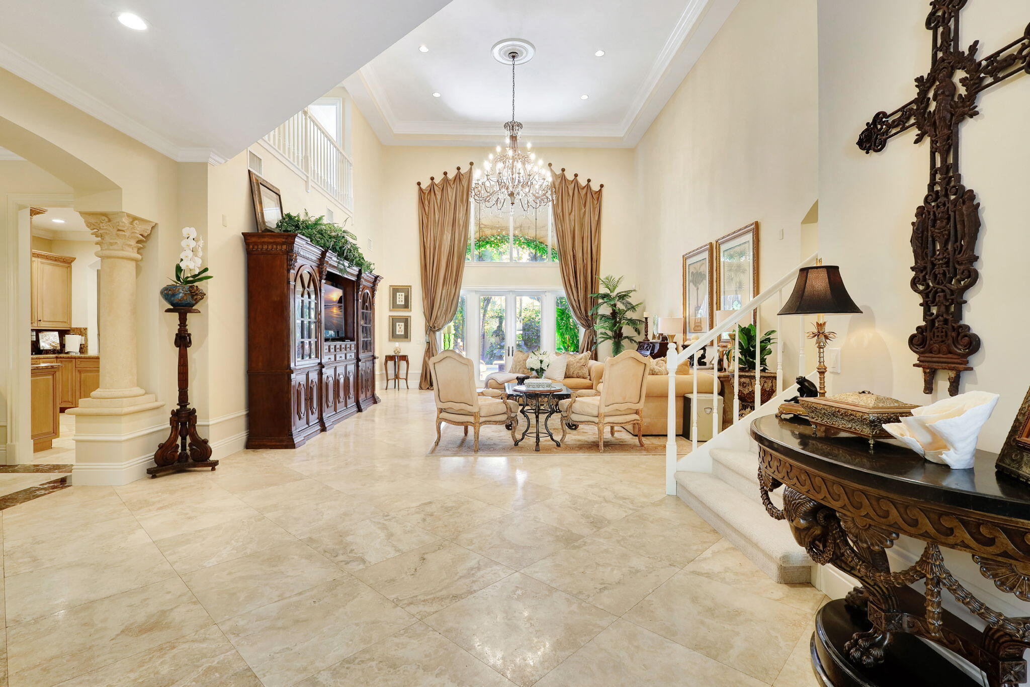 331 Eagle Drive Jupiter, FL 33477 - Photo 4 of 51 Living Area