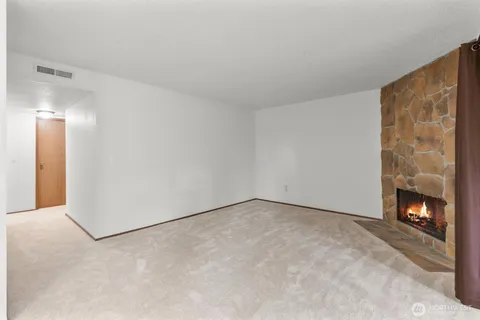 $399,000 | 16200 Northeast 12th Court, Unit D59, Bellevue, WA 98008