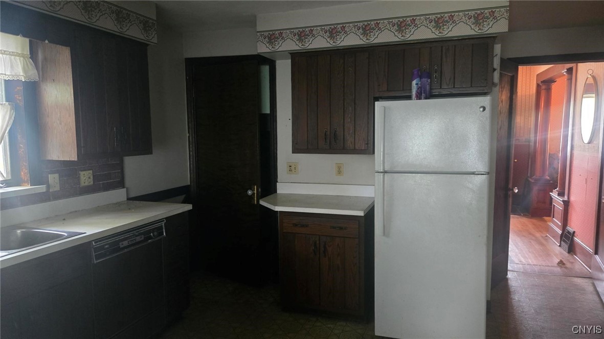 404 Griffiths Street Syracuse, NY 13208 - Photo 15 of 36