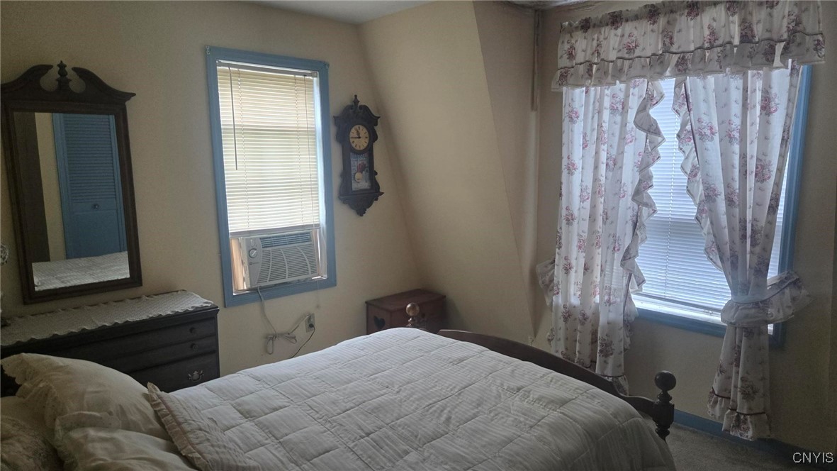404 Griffiths Street Syracuse, NY 13208 - Photo 23 of 36 2nd bedroom