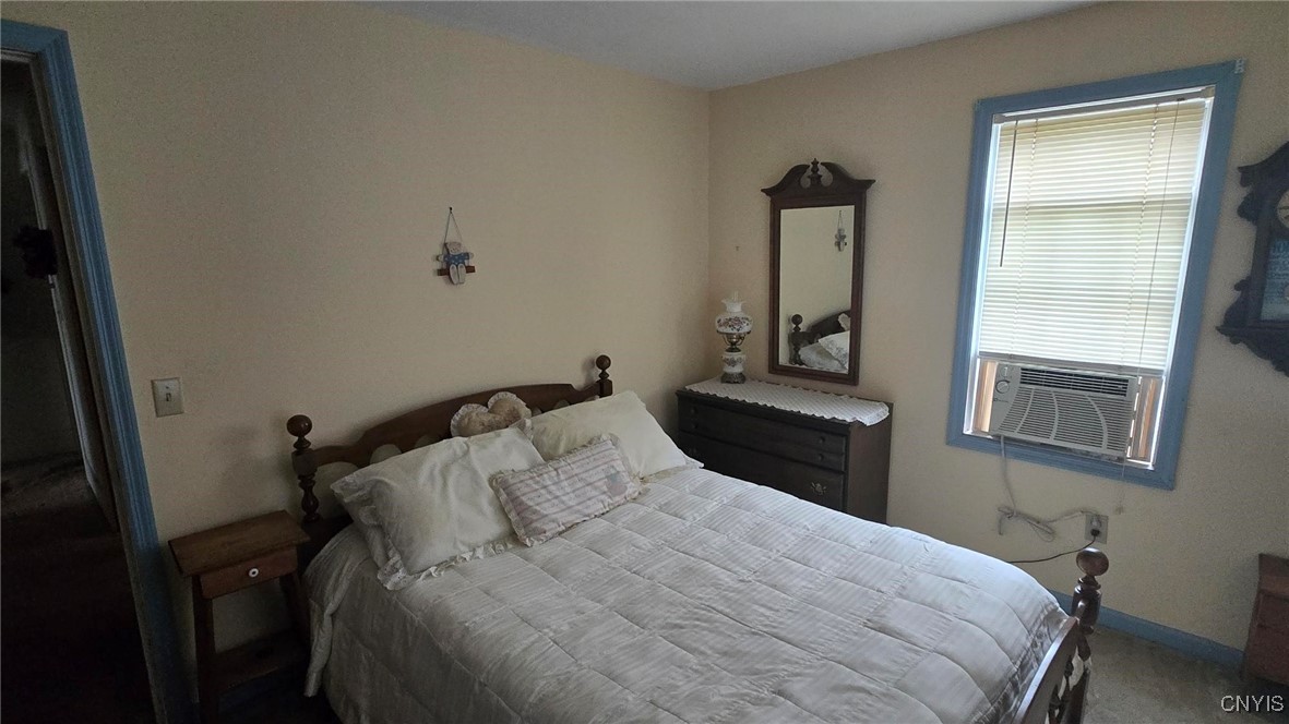 404 Griffiths Street Syracuse, NY 13208 - Photo 24 of 36 2nd bedroom