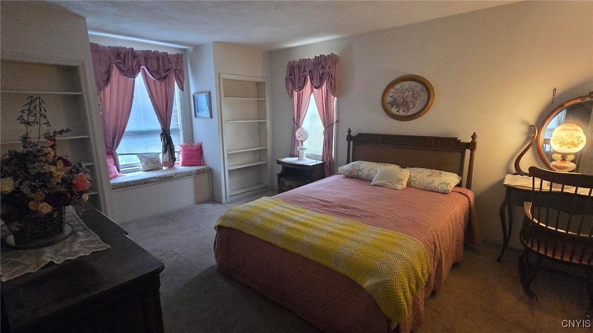 404 Griffiths Street Syracuse, NY 13208 - Photo 25 of 36 Master bedroom