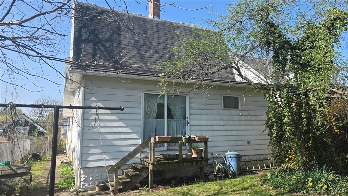 404 Griffiths Street Syracuse, NY 13208 - Photo 34 of 36